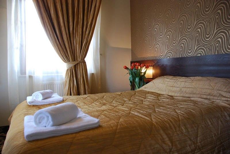Hotel Sloneczny Brzeg Biskupiec  Kamer foto