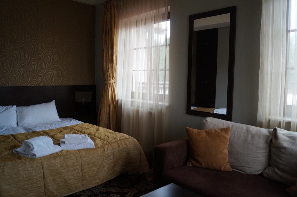 Hotel Sloneczny Brzeg Biskupiec  Kamer foto