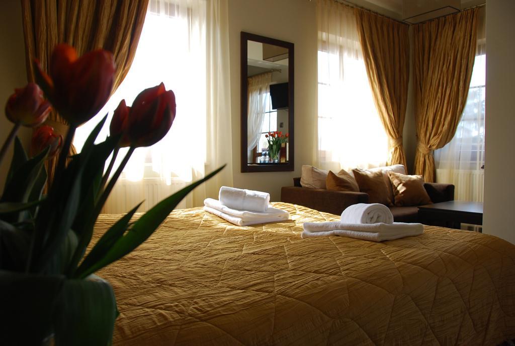 Hotel Sloneczny Brzeg Biskupiec  Buitenkant foto