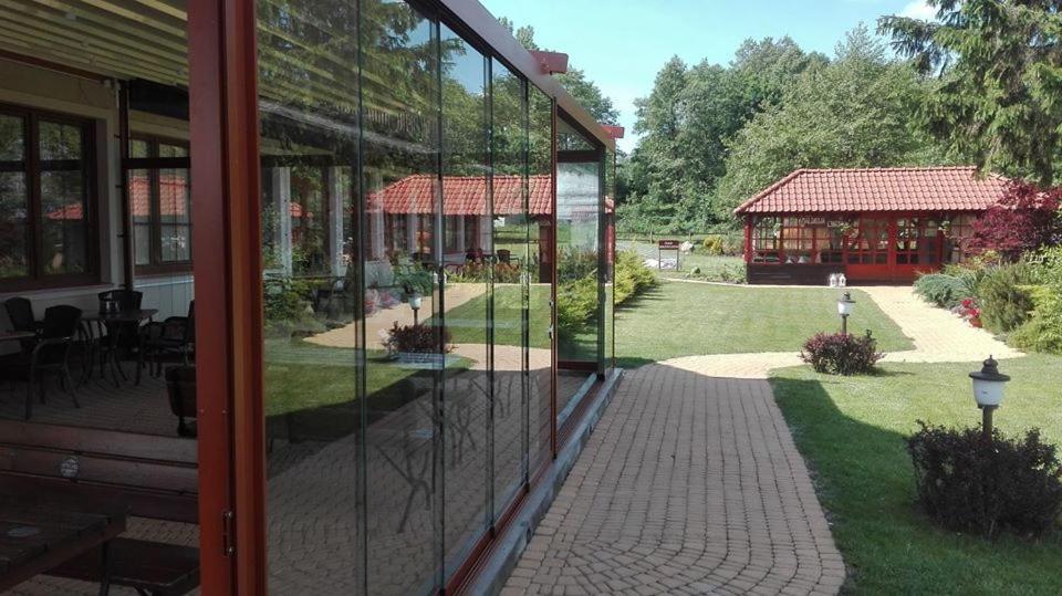 Hotel Sloneczny Brzeg Biskupiec  Buitenkant foto